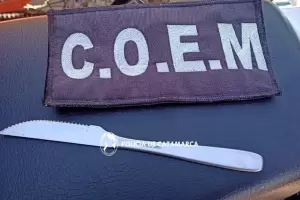 Arrestan a un adolescente y quince adultos por agredir y amenazar con armas a sus parejas