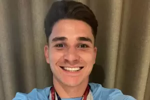 Julin lvarez subi una foto con todas las medallas que gan y desat la locura