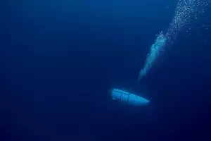 Qu fue lo que hallaron entre los escombros cerca del Titanic que llev a determinar la muerte de los tripulantes del Titn