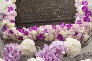 La tragedia del submarino: la esposa del piloto es descendiente de un matrimonio que muri en el Titanic