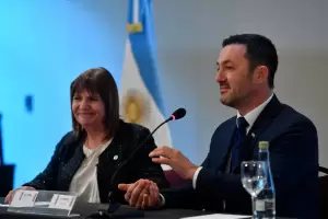 Patricia Bullrich present a su compaero de frmula y prometi un cambio contundente