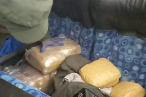Pacln: Gendarmera Nacional encontr 8 kilos de marihuana ocultos en un colectivo de larga distancia