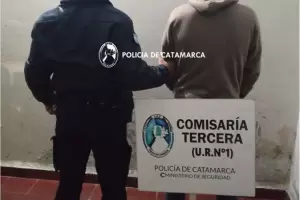 Intentaba entrar a un domicilio para cometer un robo, y termin aprehendido