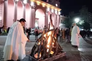 Misa, procesin, y fogata en la celebracin a San Juan Bautista en la Catedral