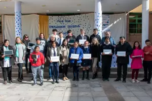 Entregaron netbooks en Londres en el marco del 465 aniversario de su fundacin