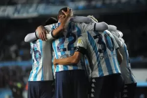 Racing gole a ublense y qued primero en su zona