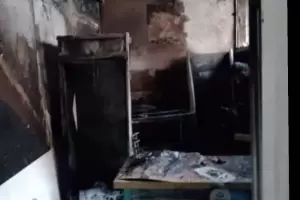 Intentaron robar e incendiaron el kiosco de la Escuela de Comercio N18 de Beln: Piden ayuda para reponer las prdidas