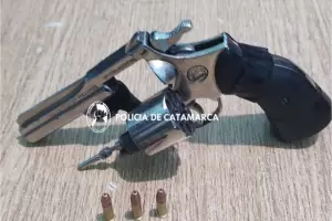 Fue a bailar con un revolver: qued aprehendido y secuestraron el arma
