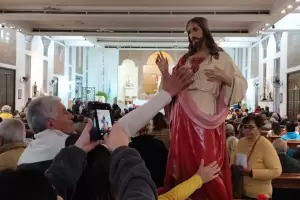 Procesin, Misa, retreta y chocolatada en el cierre del Mes del Corazn de Jess