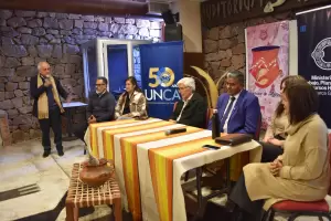 Se lanz la Diplomatura Urdiendo Futuro