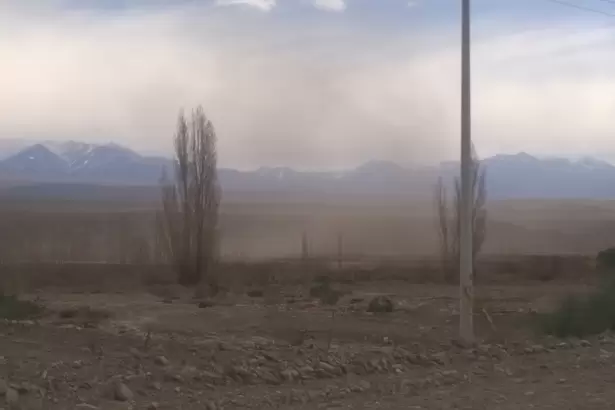 Emiten alerta naranja por viento y viento Zonda para Catamarca