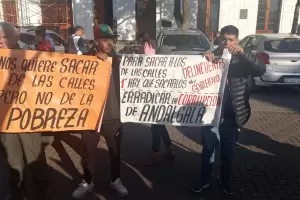 Municipales de Andalgal reclamaron en Capital: "Somos subindigentes"