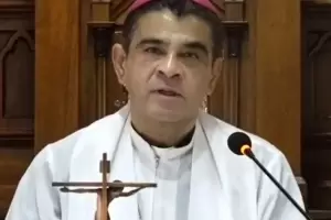 La dictadura en Nicaragua deja en libertad al obispo Rolando lvarez