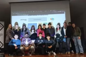 Capacitaron al personal de control de accesos del Poncho para atender a personas con discapacidad