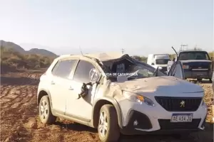 Conductor herido tras un violento vuelco en la Ruta Nacional N 60