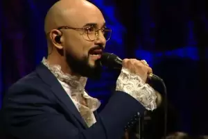 Abel Pintos present "Alta en el Cielo" en el Teatro Coln