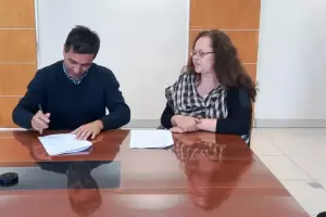 Convenio entre Ciencias Econmicas y ACASO: Capacitarn en lenguaje de seas a profesionales