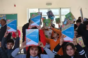 Se entregaron ms de 15 mil libros del programa Libros para Aprender