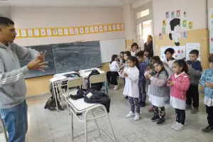 Alumnos aprendieron el Himno Nacional en Lengua de Seas Argentina