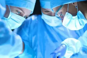 Por mala praxis qued� mudo y con duras secuelas: deber�n pagarle $40 millones