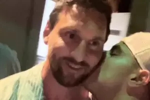 Un argentino encontr a Messi en Miami: le dio un beso y es pura emocin