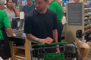 Messi fue a un supermercado y gener una revolucin
