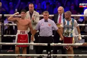 Gabriel "El Terrible" Corzo perdi� por puntos ante Kelly y se qued� sin t�tulo