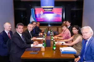 Argentina enfrenta un plazo lmite de pago al FMI y negocia la liberacin de fondos