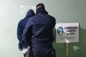 Esta madrugada: merodeaba un comercio y termin detenido