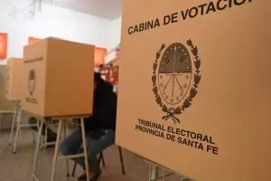 Con baja participacin, cerr la votacin en Santa Fe y crece la expectativa