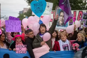 La madre de Cecilia trae su reclamo a Buenos Aires con una marcha
