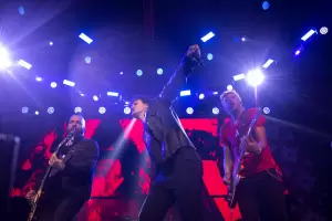 Ciro y Los Persas hicieron historia en su primera presentacin en Catamarca