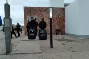 Familia con un menor discapacitado sostiene el reclamo por una vivienda en Saujil