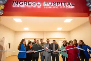Se inaugur el nuevo Hospital de Pomn, el tercero de seis planificados para el Oeste
