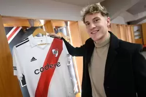 River oficializ� la llegada de Facundo Colidio con su primera foto con la camiseta