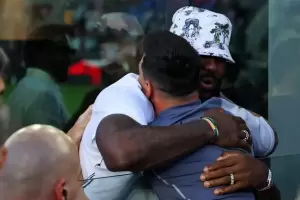 De un rey a otro: Lionel Messi y LeBron James se dieron un gran abrazo antes del partido de Inter Miami