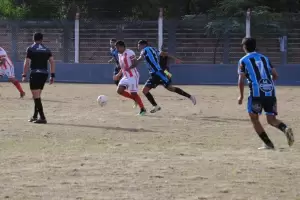 Coronel Daza gole a Ateneo, y se ubica como lder solitario