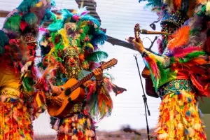 Comparsas de Mutqun y Pomn: los carnavales ancestrales en el Poncho
