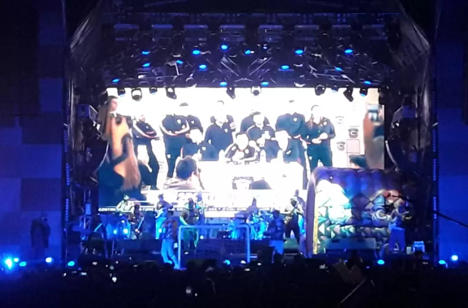 Los Caligaris en el Patio de las Provincias