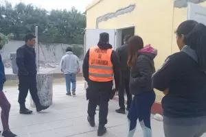 Sin respuesta: los padres mantienen la toma pacfica de la Escuela Primaria n 392