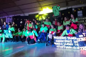 Alumnos de la Escuela Especial de Fiambal realizaron la presentacin de buzos