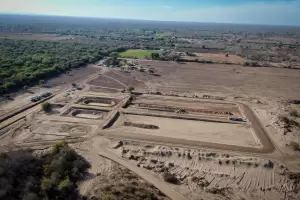 El gobernador recorri los avances en obras de cloacas en el Este provincial
