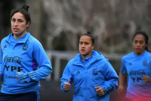 Argentina entren y se pone a punto para el juego definitorio ante Suecia