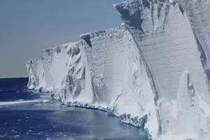 La Antrtida perdi un pedazo de hielo del tamao de la Argentina