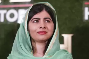 La impensada broma que Malala Yousefzai le hizo a su marido en redes: "Esta Barbie tiene un premio Nobel"