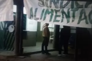 Reclamo salarial: trabajadores tomaron la fbrica Camino S.A