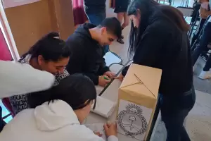 Dictan taller sobre voto joven con alumnos de la Secundaria N76