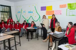Centurin se reuni con directivos, docentes y no docentes de escuelas de Santa Mara traspasada