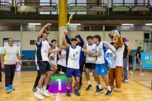 Centurin y Saadi cerraron los Interescolares 2023