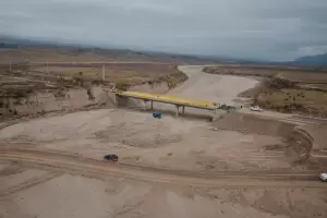 Avanza la pavimentacin de la Ruta 1, los puentes estarn concluidos en septiembre